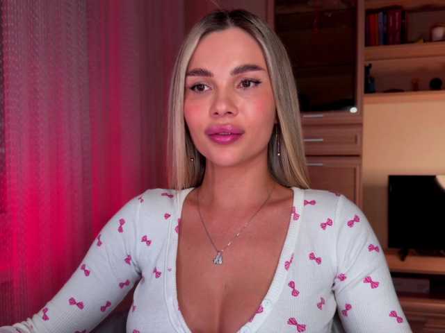 AlexaRayS's BongaCams show and profile