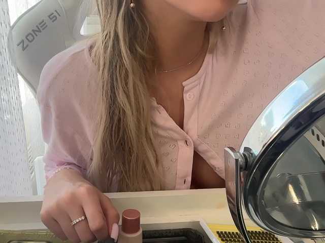 AlexaRayS's BongaCams show and profile