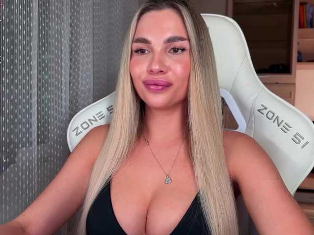 AlexaRayS's BongaCams show and profile