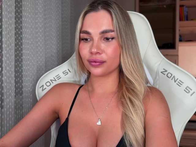 AlexaRayS's BongaCams show and profile