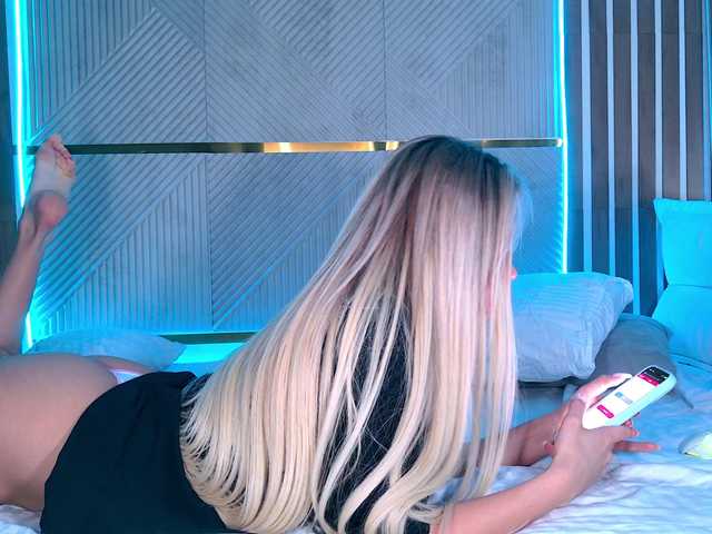 AlexaRayS's BongaCams show and profile