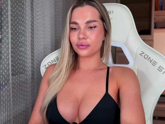 AlexaRayS's BongaCams show and profile
