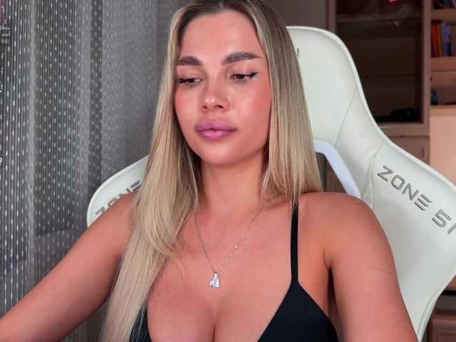 AlexaRayS's BongaCams show and profile