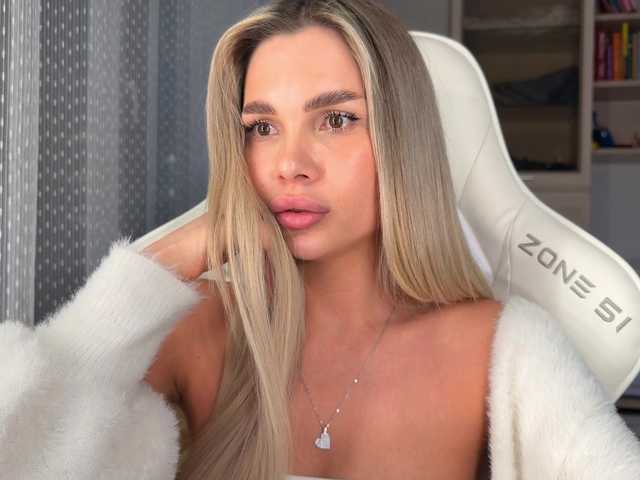 AlexaRayS's BongaCams show and profile