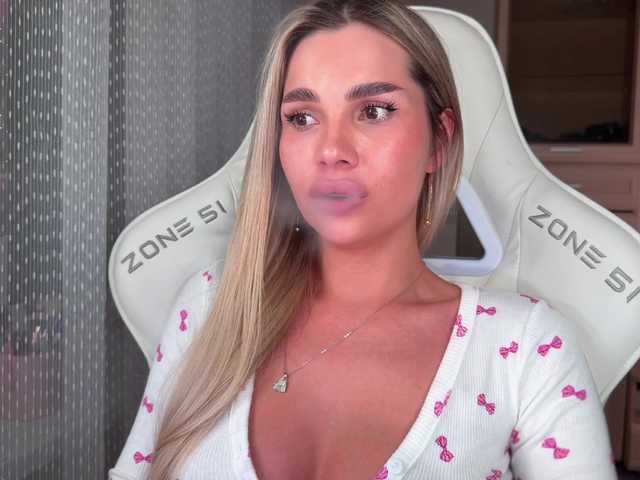 AlexaRayS's BongaCams show and profile