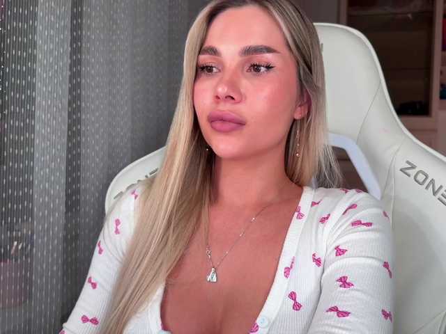 AlexaRayS's BongaCams show and profile