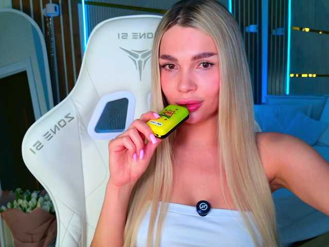 AlexaRayS's BongaCams show and profile