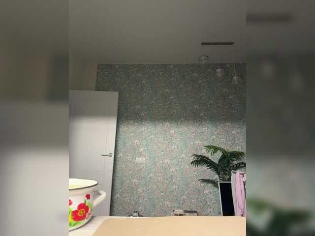 AlexaRayS live cam profile