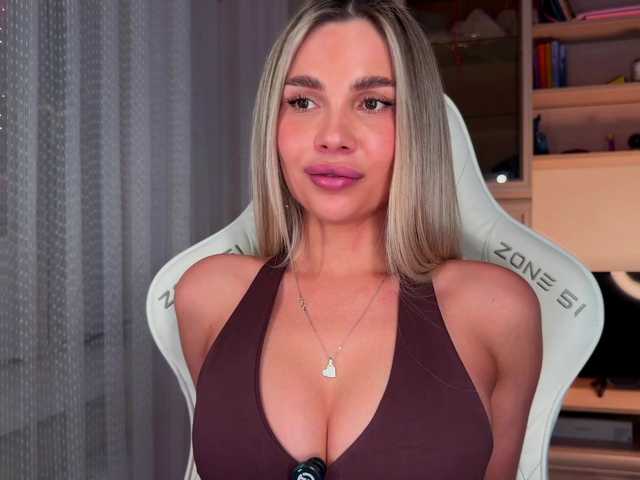 AlexaRayS's BongaCams show and profile