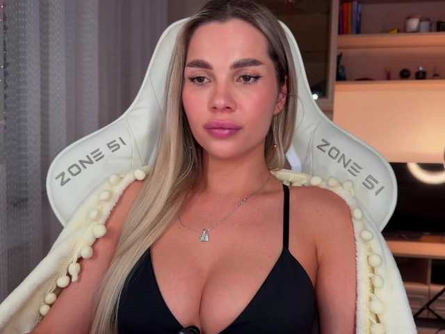 AlexaRayS's BongaCams show and profile