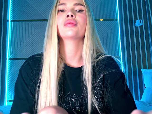 AlexaRayS's BongaCams show and profile