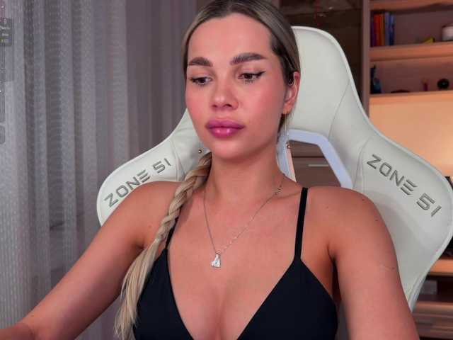 AlexaRayS's BongaCams show and profile
