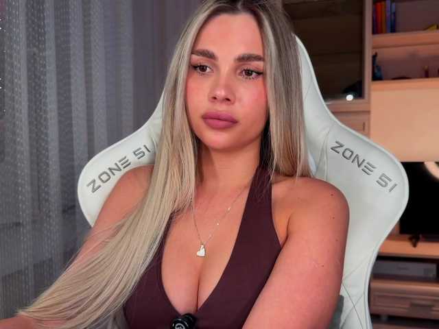 AlexaRayS's BongaCams show and profile