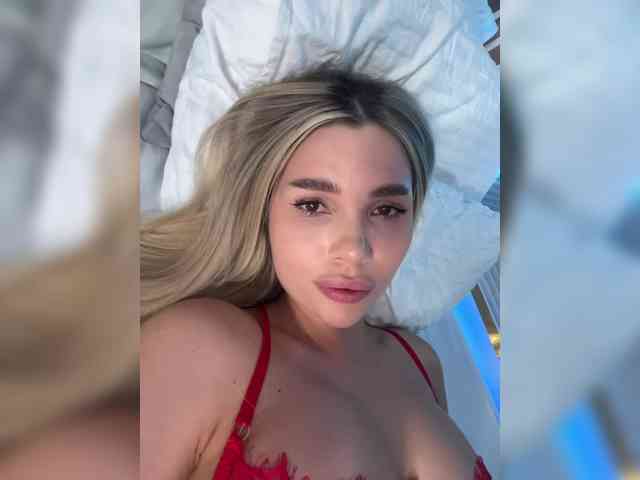 AlexaRayS Live Webcam on BongaCams