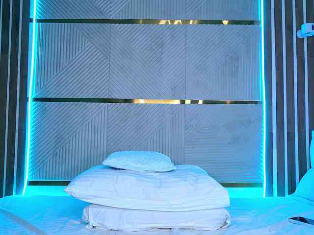 AlexaRayS Live Webcam on BongaCams