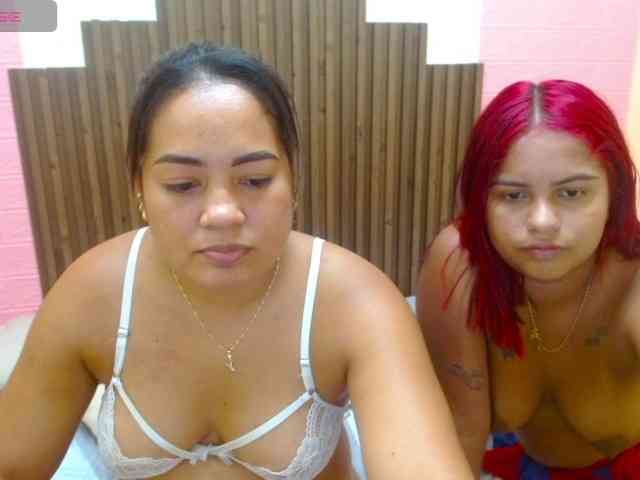 LuluAndBella webcam