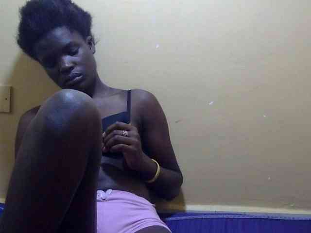 Petitepussie1 Petitepussie1