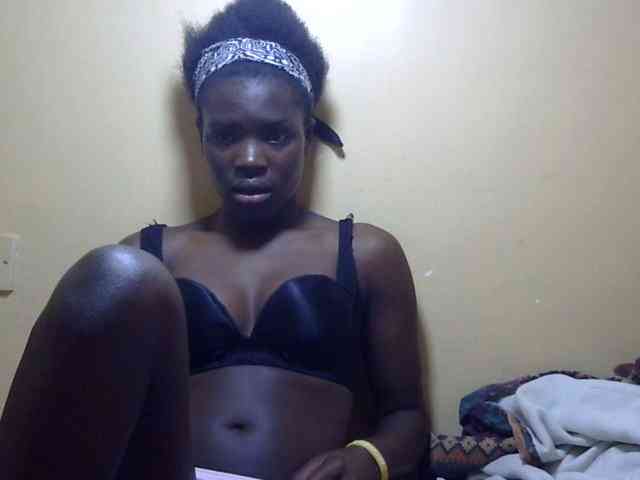 Petitepussie1 Petitepussie1