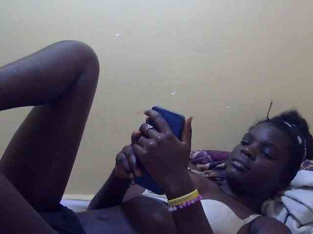 Petitepussie1 Petitepussie1