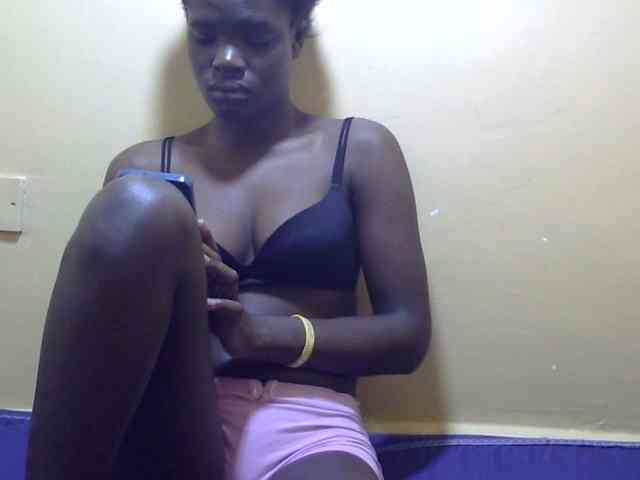 Petitepussie1 Petitepussie1