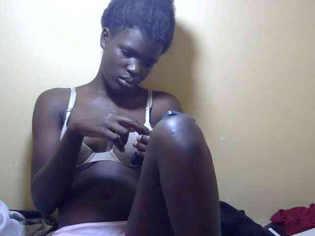 Petitepussie1 Petitepussie1