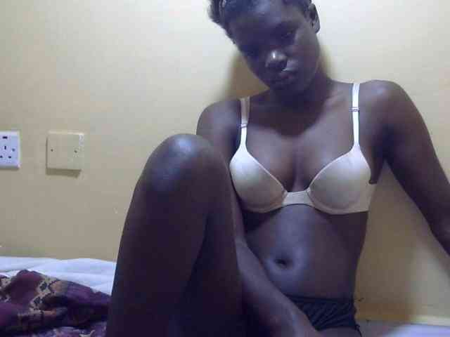 Petitepussie1 Petitepussie1