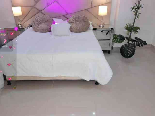 Maya-vexx Live Webcam on BongaCams