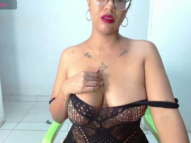 Janicewhore's BongaCams show and profile