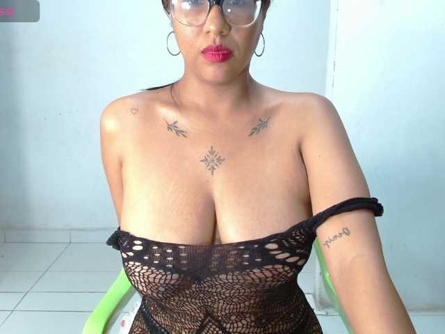 Janicewhore's BongaCams show and profile