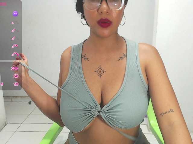 Janicewhore's BongaCams show and profile