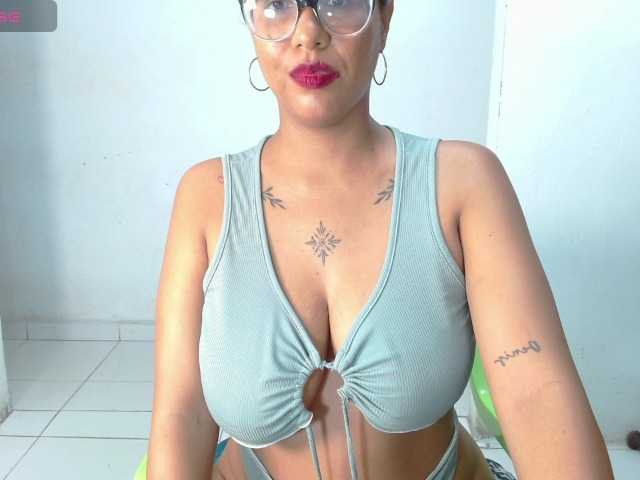 Janicewhore's BongaCams show and profile