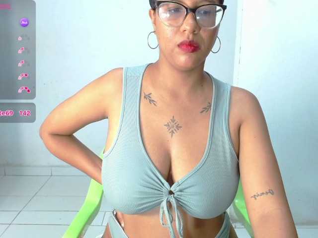 Janicewhore's BongaCams show and profile