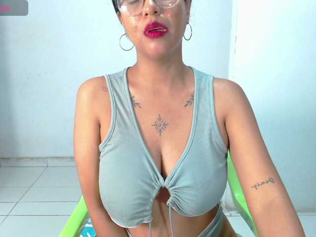 Janicewhore's BongaCams show and profile