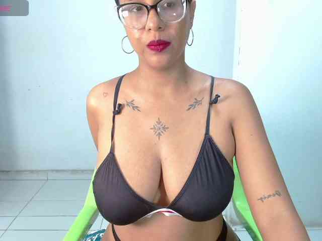 Janicewhore Live Webcam on BongaCams