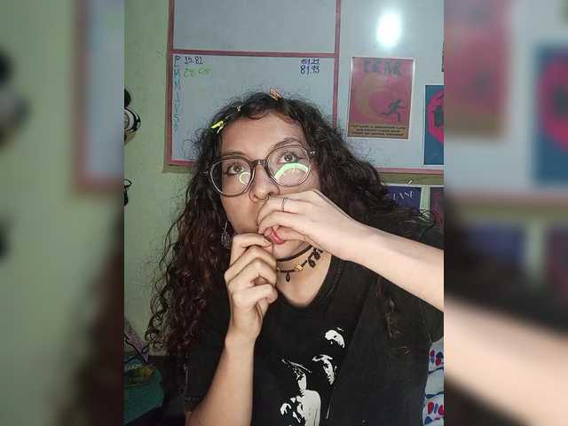 Amapolas's BongaCams show and profile