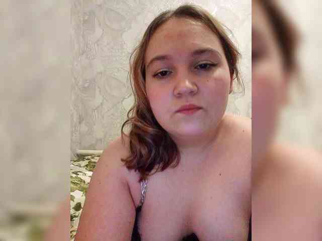 ElizabethEvans Live Webcam on BongaCams