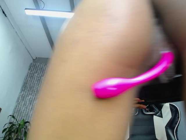 Alisha-Ebonyy's BongaCams show and profile