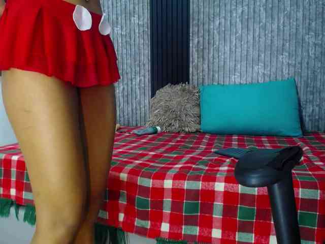 Alisha-Ebonyy webcam