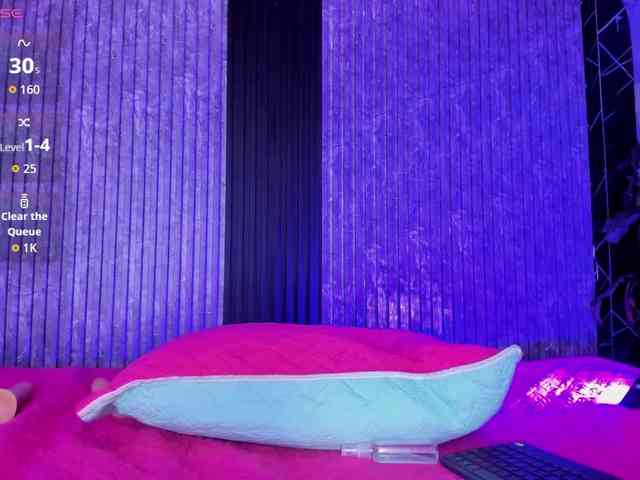 Alisha-Ebonyy webcam