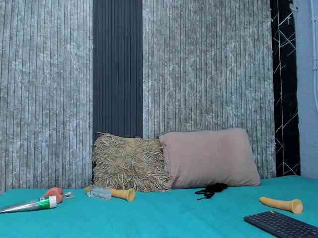 Alisha-Ebonyy webcam