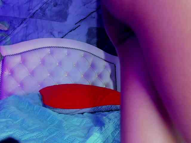 Alisha-Ebonyy webcam