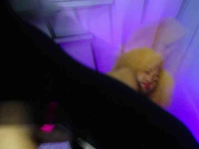 Alisha-Ebonyy webcam