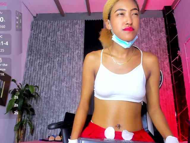 Alisha-Ebonyy webcam