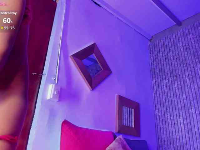 Alisha-Ebonyy webcam