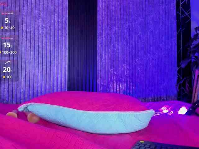 Alisha-Ebonyy webcam