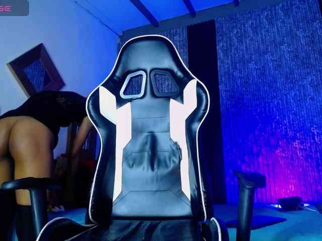 Alisha-Ebonyy webcam