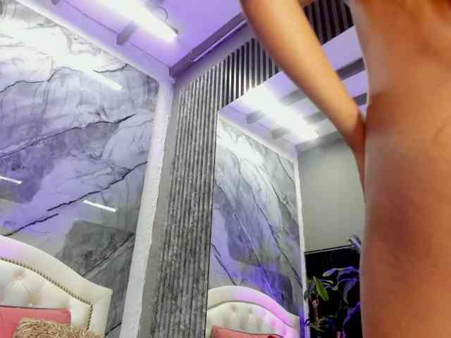 Alisha-Ebonyy webcam