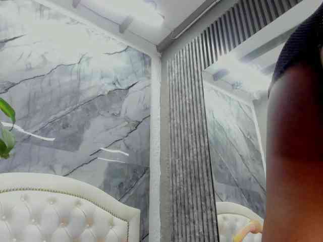 Alisha-Ebonyy webcam