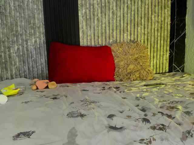 Alisha-Ebonyy webcam