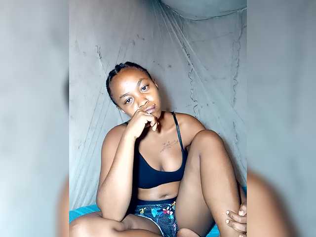 Marie222's BongaCams show and profile